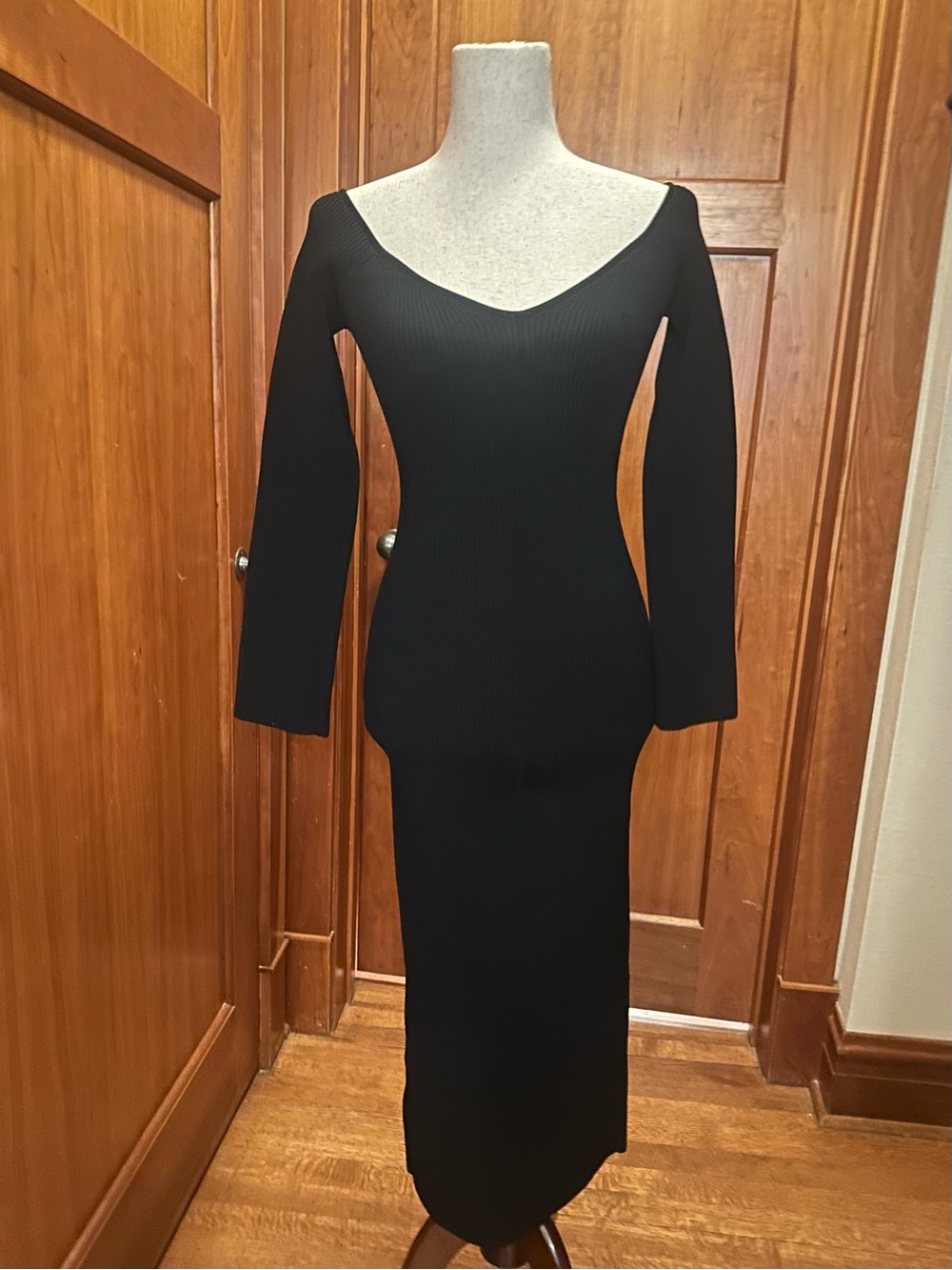 KHAITE black ribbed Pia midi dress
